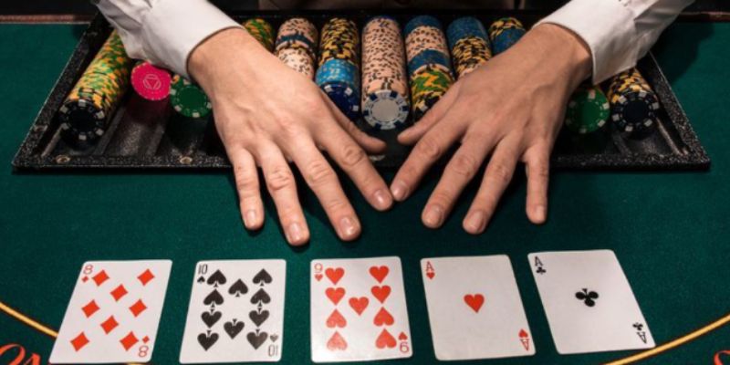 Chú ý khi cá cược Poker Sunwin